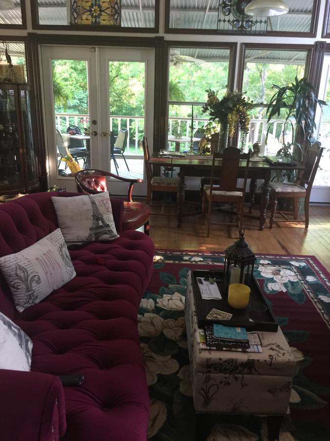 Fig Tree Manor Bed & Breakfast Palestine Exterior photo