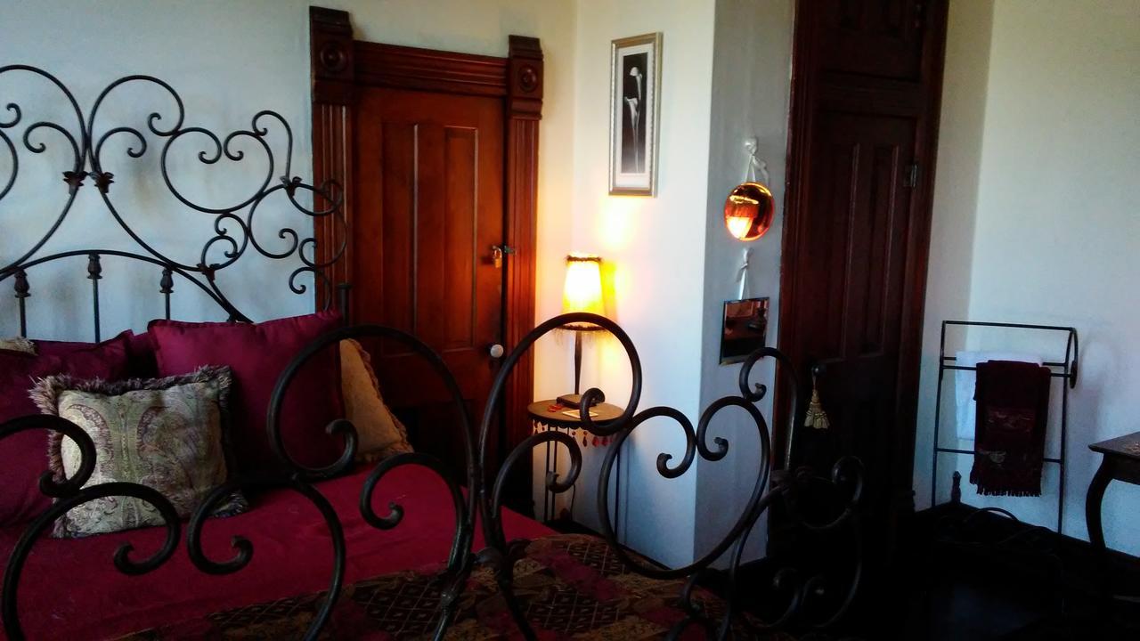 Fig Tree Manor Bed & Breakfast Palestine Exterior photo